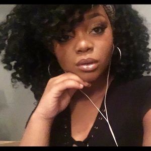 Meet your Posher, Eschelle